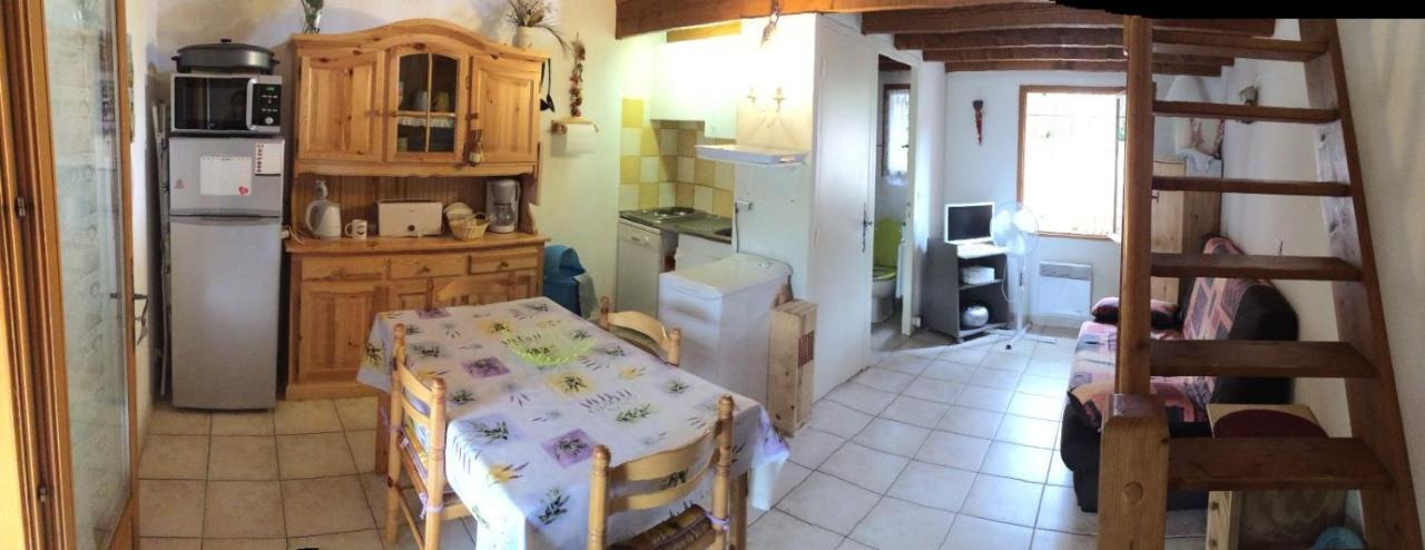 Mazet De Vacances Dans Le Domaine De L'Espai Saint-Martin-de-Bromes Luaran gambar